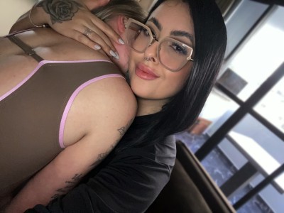Sua professora, TENHO AMIGA PRA TRISAL