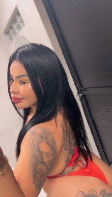 Morena baixinha bumbum gg 220$