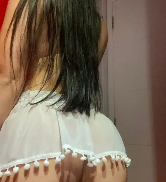 Anitta com local