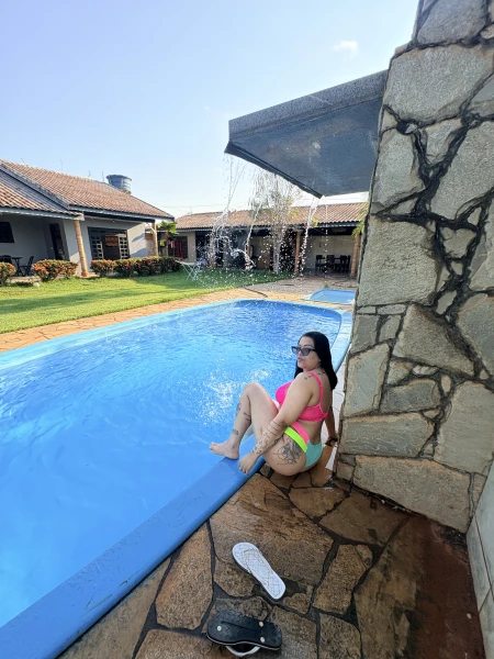 LILI RIBEIRO DISPONÍVEL 