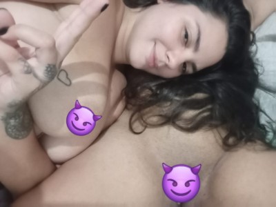 CASAL DE LÉSBICAS SAFADINHAS QUE AMAM UMA ROLA