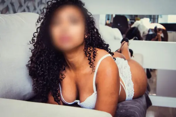 Preta cheirosa, irresistivelmente e envolvente