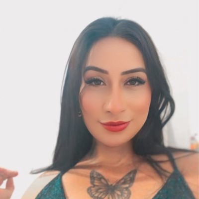 Morena tatuada