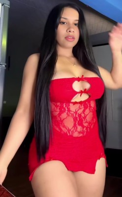 Morena do rabo largo e oral sensacional