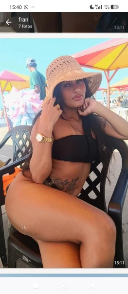 Morena cor de púrpura