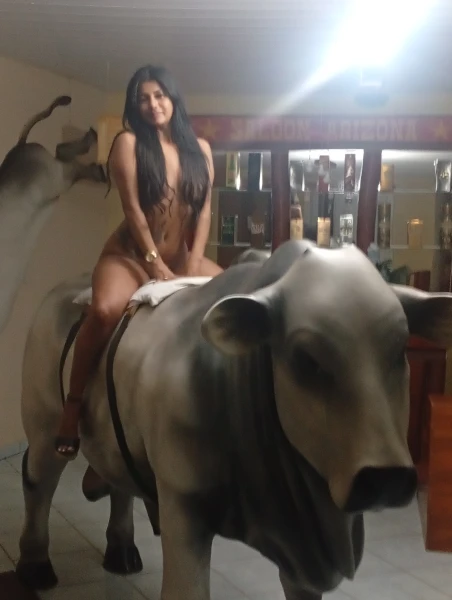 Morena cor de púrpura