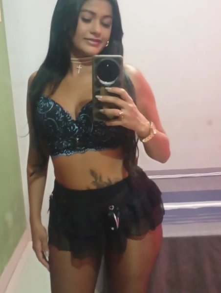 Morena cor de púrpura