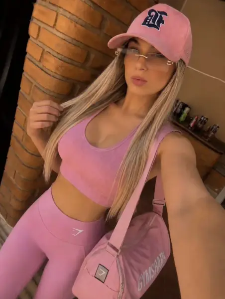 Angel toda rosadinha, apertadinha