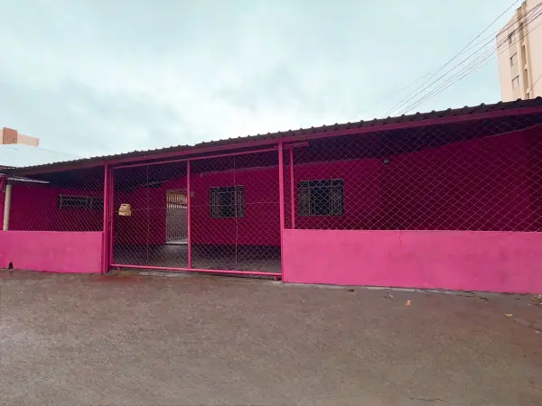 CASA ROSA PORTÃO ABERTO ENTRE E INTERFONE RUA PAES LEME 663 BORA BORA 