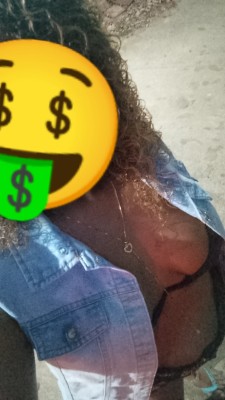 Sou morena do cabelo cacheado