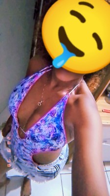 Sou morena do cabelo cacheado