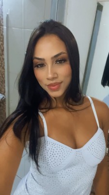 Morena linda, envolvente fogosa, venha gozar comigo!