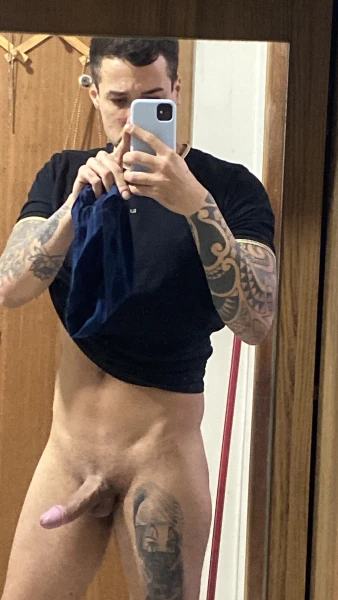 Baiano tatuado leite quentinho na sua boca 🔥
