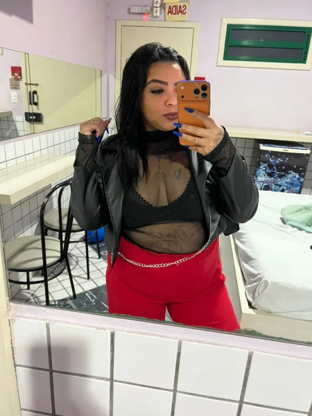 Bora transar com a morena gostosa? 
