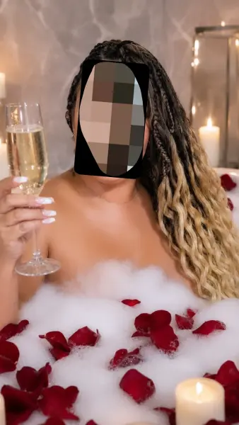 MASSAGISTA GOSTOSA DA BUNDA GRANDE E ORAL BABADINHO