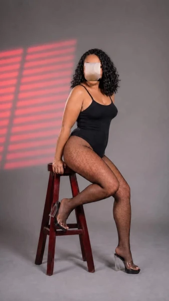 MASSAGISTA GOSTOSA DA BUNDA GRANDE E ORAL BABADINHO