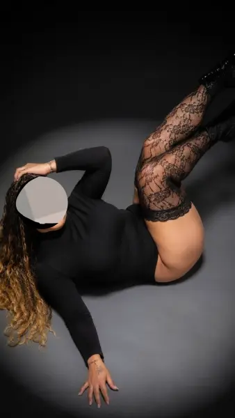MASSAGISTA GOSTOSA DA BUNDA GRANDE E ORAL BABADINHO