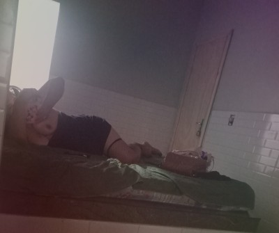Gata quente e carinhosa.