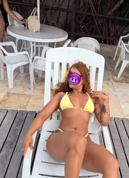 Cacheada gostosa 👅