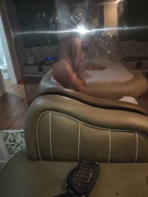 Ana fodão, chupa gostoso. Faço rapidinha