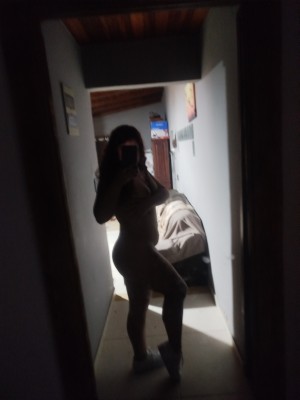 Lara - Quase sempre disponível 