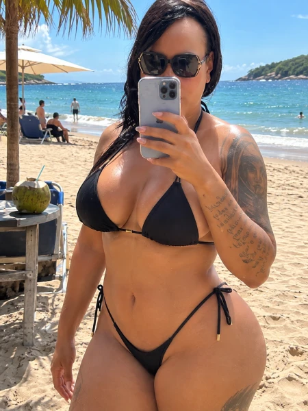 Flávia mendeiro