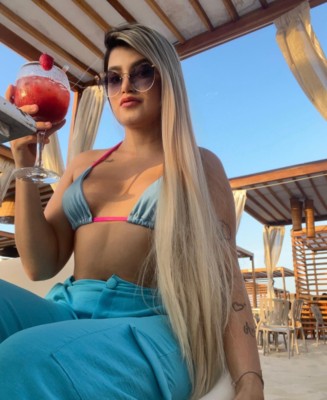 Loirinha safadinha com local