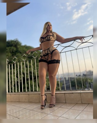 Loira cavala toda natural sem frescuras completinha e com local