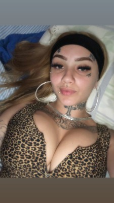 Loira Tatuada