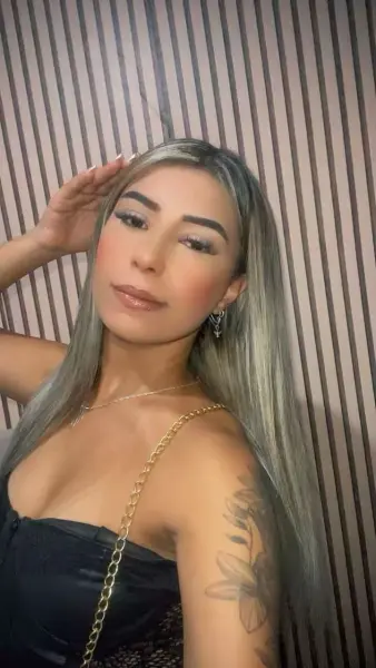 Emanuelle disponível na cidade para realizar seus desejos
