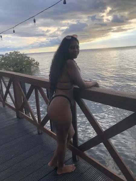 Morena cacheada