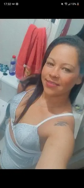 Morena, baixinha