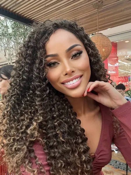 Anastácia Louise 