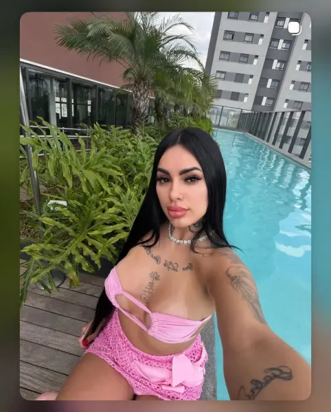 Morena iluminada 