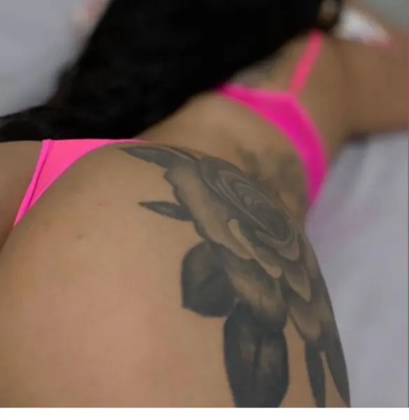 Novinha disponível com local 