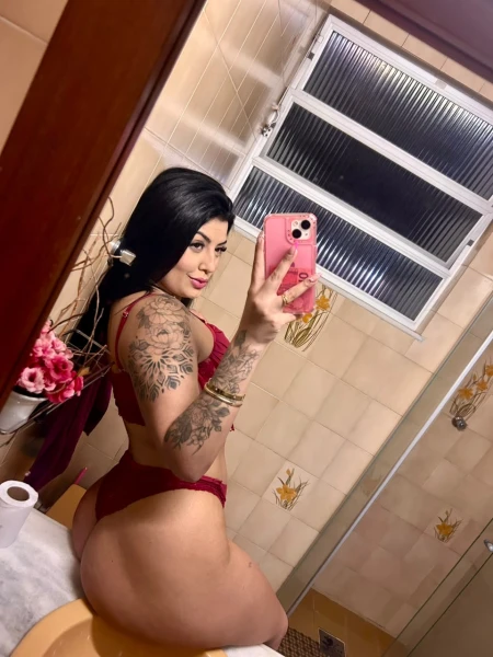 ESTHER SAFADINHA 