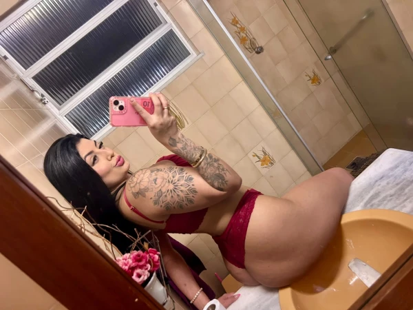 ESTHER SAFADINHA 