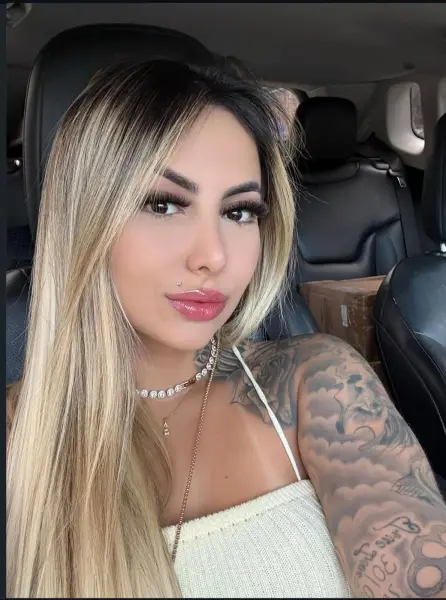Poucos dias na cidade, tenho amiga para atendimento duplo vem me conhecer
