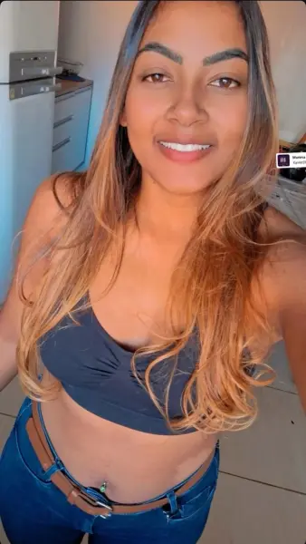 Carla Beatriz recém chegada na cidade 