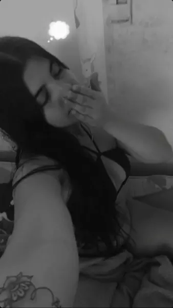 Sou acompanhante de luxo chique e novinha, venha ter uma experiência incrível comigo e confortável 
