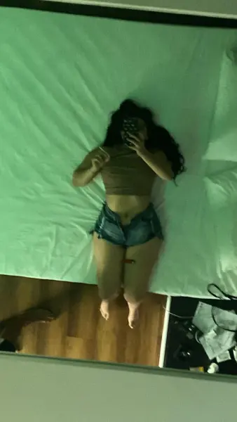 Sou acompanhante de luxo chique e novinha, venha ter uma experiência incrível comigo e única.