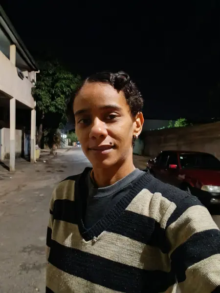 Vendo conteúdo chamada de vídeo amores 