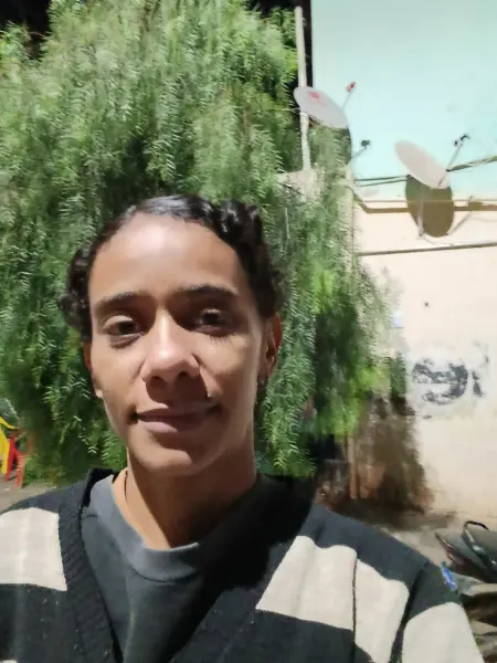 Vendo conteúdo chamada de vídeo amores 