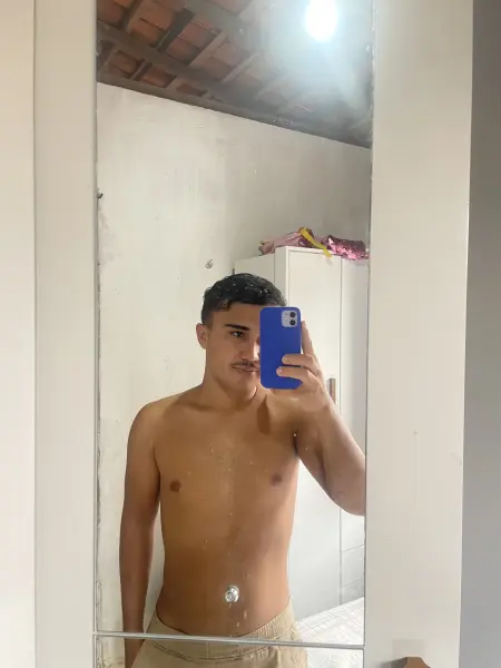 Faço sexo com casal, mães solteiras e casadas,com pessoas dá minha idade ou mais velhas que eu fodo bem gostoso🔥🔥 vem falar comigo