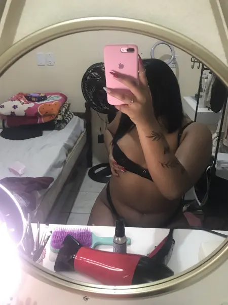 Pretinha Fogosa 