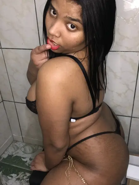 Pretinha Fogosa 