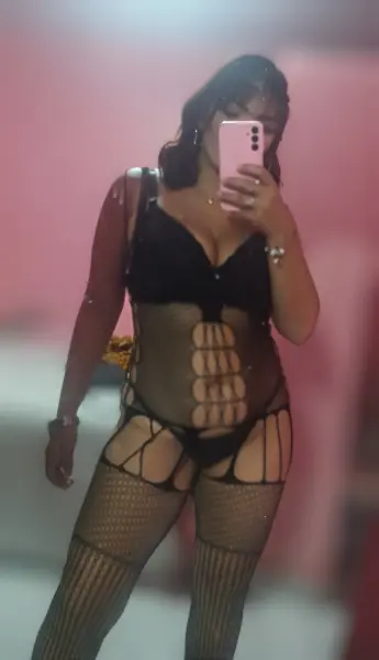 Morena namoradinha, simpática, educada e safadinha