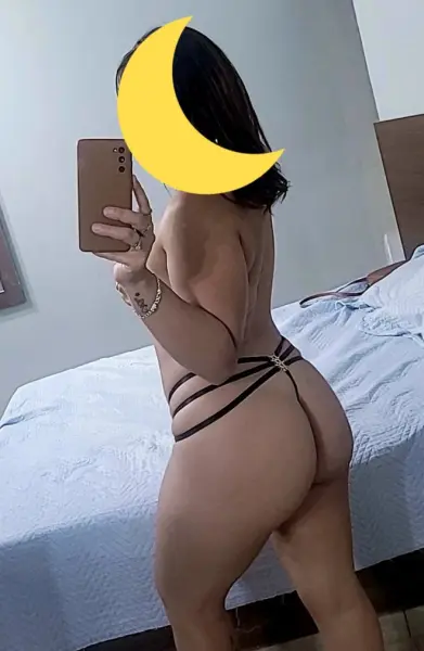 Luna Valen, safadinha e simpática.