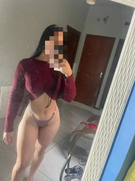 Novinha Ana 18 aninhos toda gostosinha.