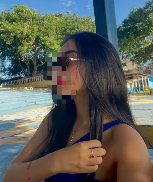 Magrinha gostosa estilo namoradinha 